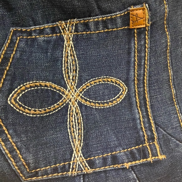 Women’s Aura Wranglers. 2 average - Picture 3 of 6